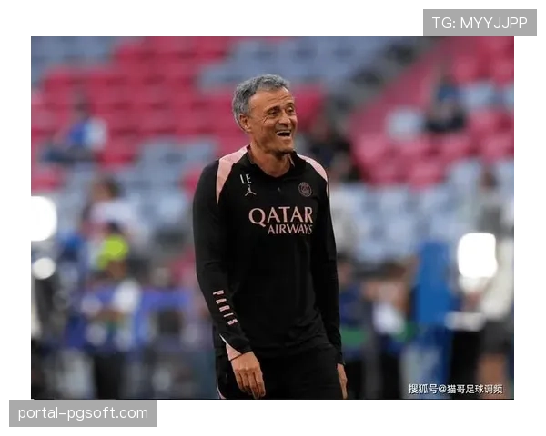 巴黎圣日耳曼赛前训练对外开放，媒体聚焦恩里克如何演练前场四人逼抢小组